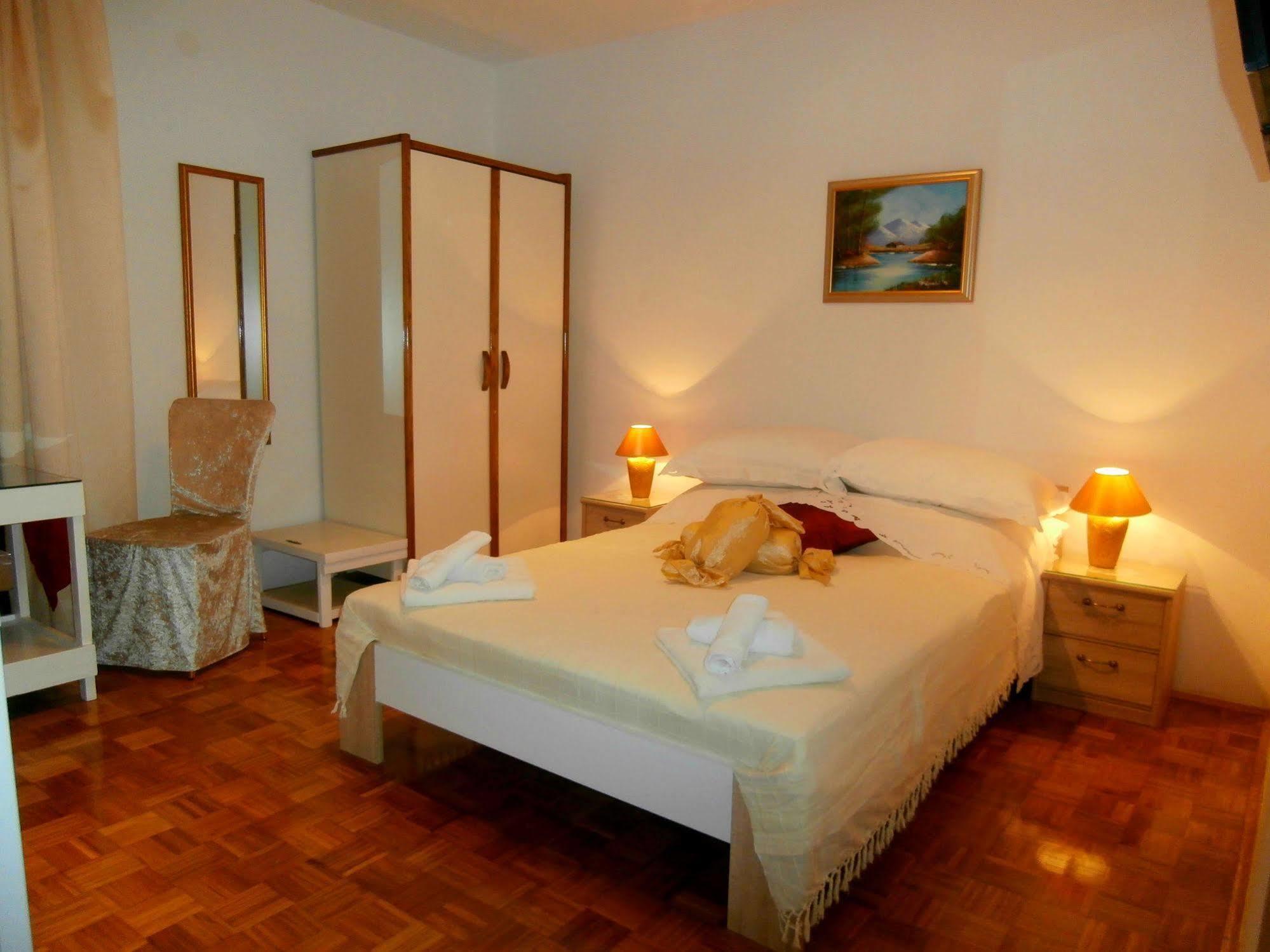 Apartments Cordis Σπλιτ Εξωτερικό φωτογραφία